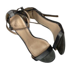 Wild Diva Silver Open Toe Shoe Size 8